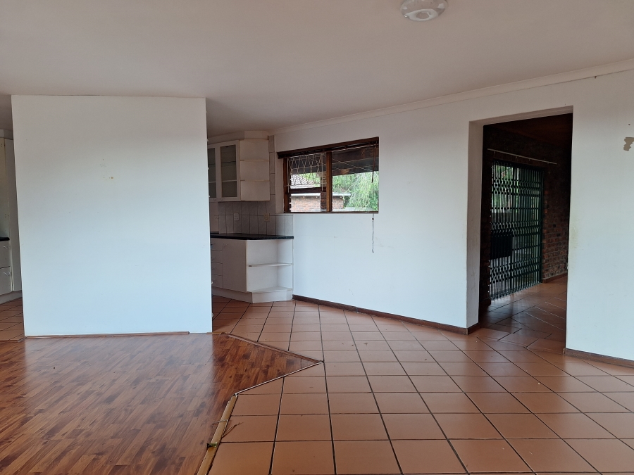 To Let 4 Bedroom Property for Rent in Strelitzia Park Eastern Cape